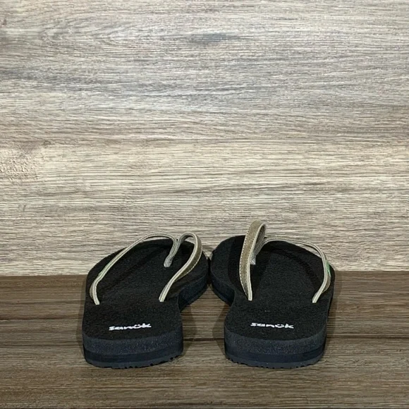 Sanuk Yoga Spree 4 Gold Metallic Flip Flop Sandal - Picture 6 of 9